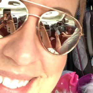 Meet your Posher, Mindi